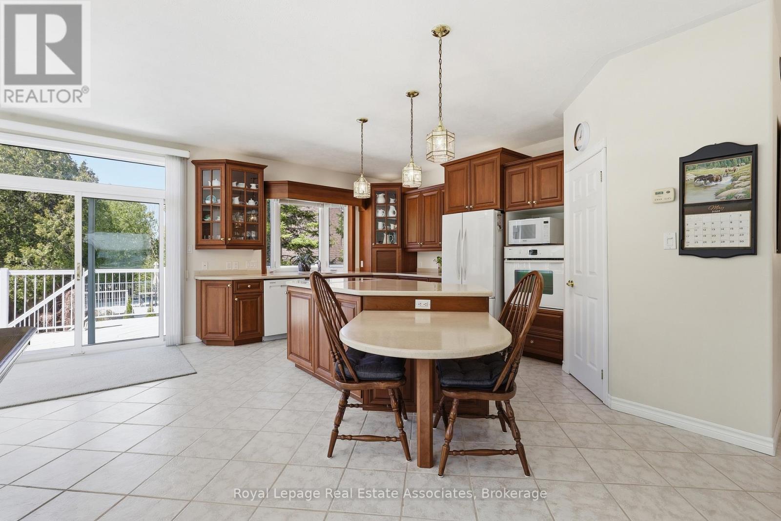 422 Third Avenue N, South Bruce Peninsula, Ontario  N0H 2G0 - Photo 12 - X13119892