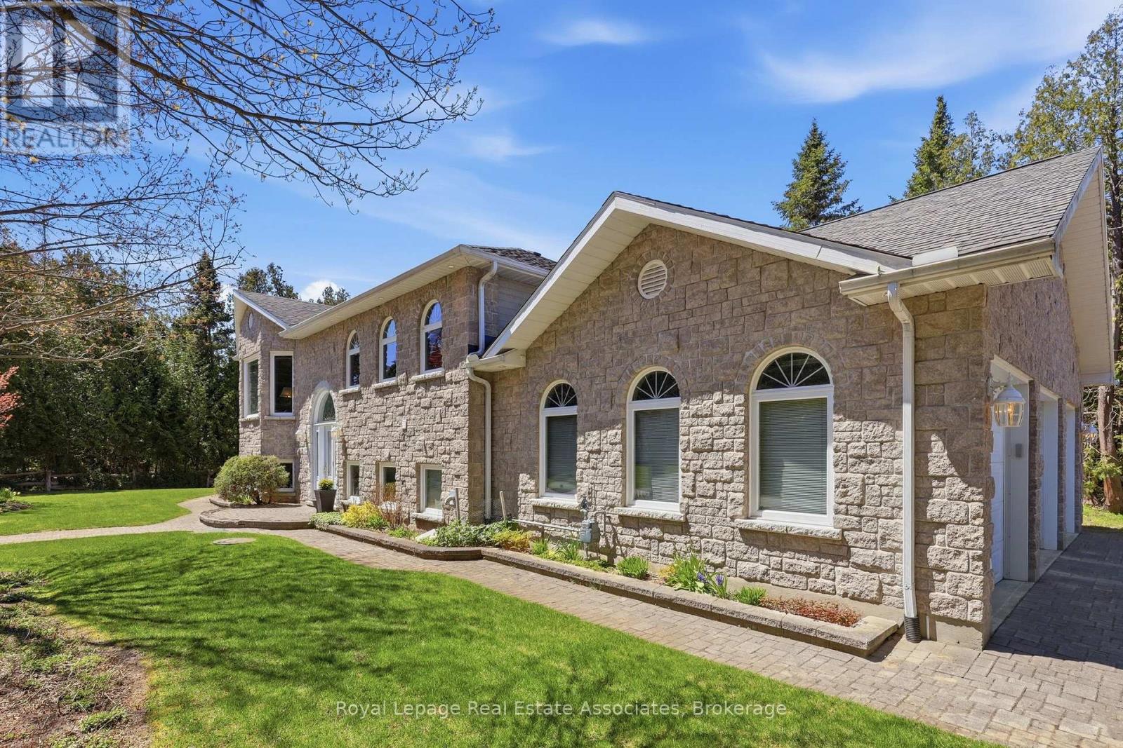 422 Third Avenue N, South Bruce Peninsula, Ontario  N0H 2G0 - Photo 4 - X13119892