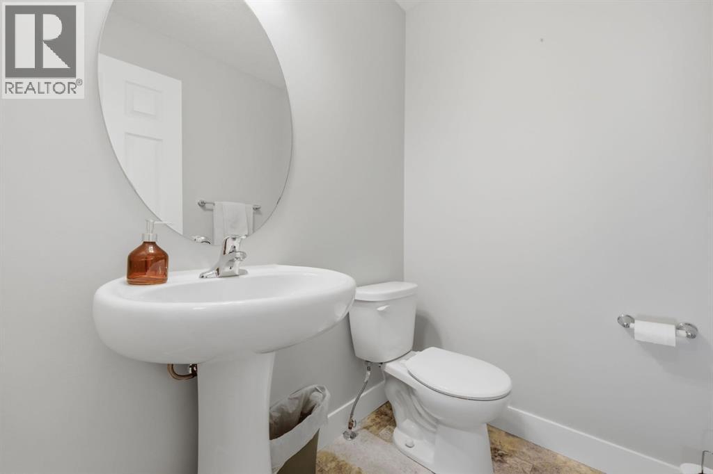 209 Hillcrest Gardens Sw, Airdrie, Alberta  T4B 4H8 - Photo 15 - A2309466