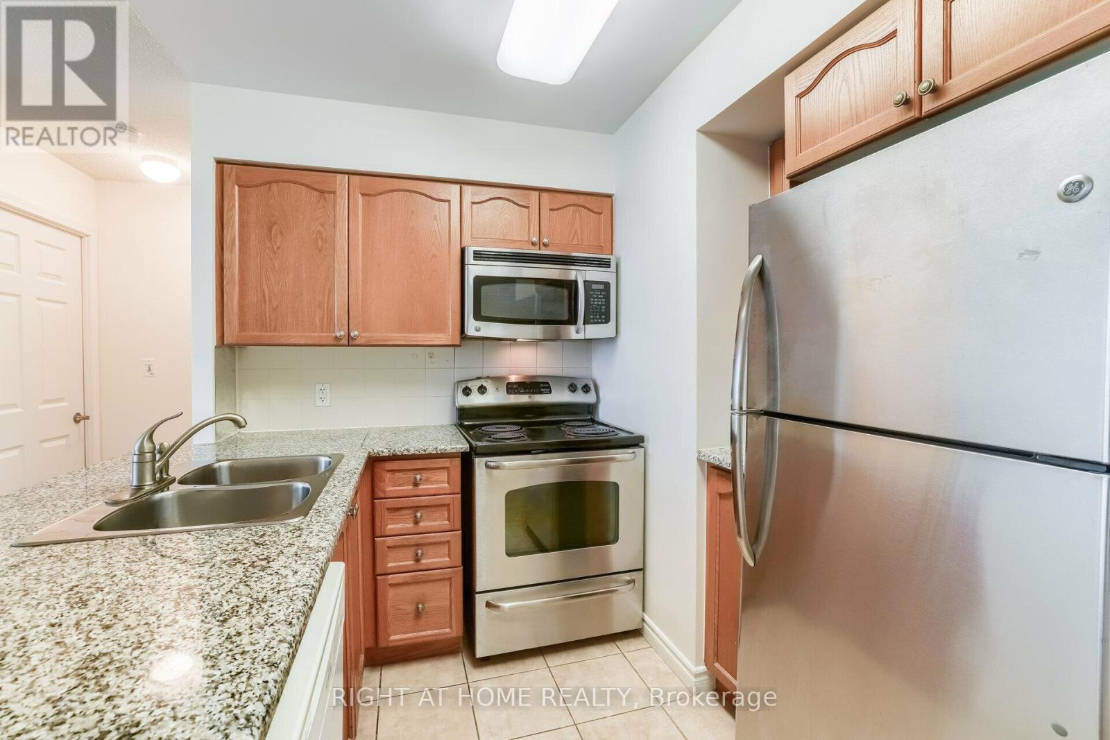 1117 - 335 Rathburn Road W, Mississauga, Ontario  L5B 0C8 - Photo 14 - W13119852