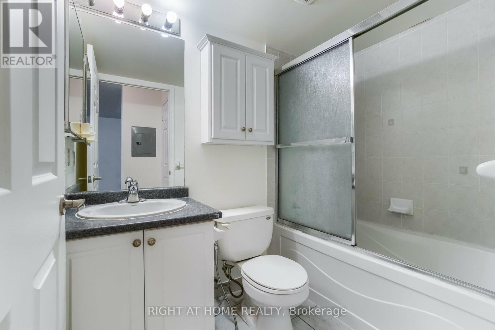 1117 - 335 Rathburn Road W, Mississauga, Ontario  L5B 0C8 - Photo 24 - W13119852
