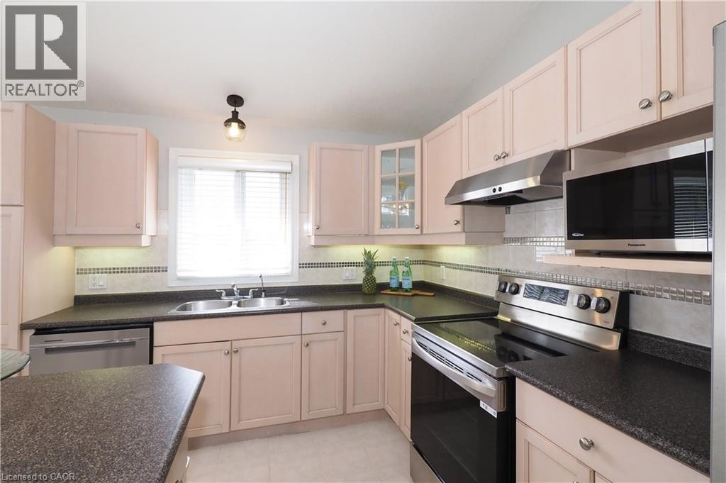 40 Dineen Court, Kitchener, Ontario  N2B 3X3 - Photo 17 - 40826392