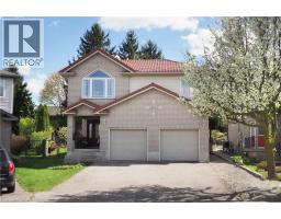 40 DINEEN Court, Kitchener, Ontario