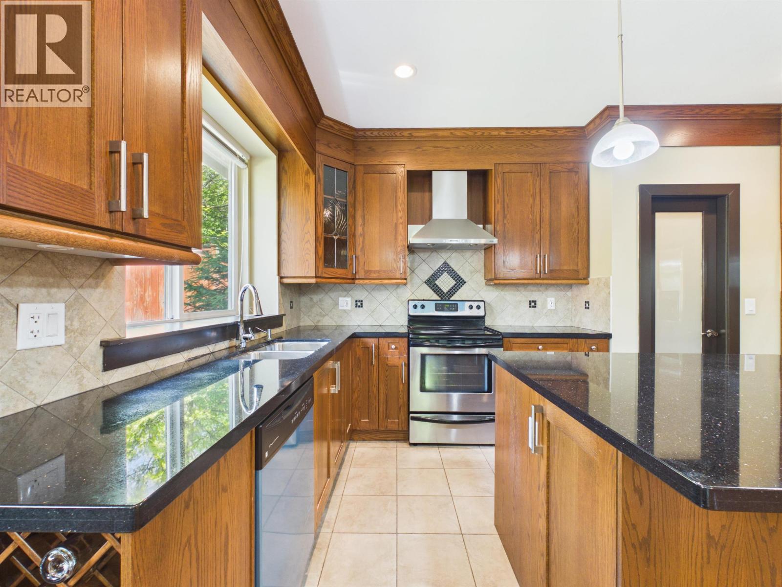 3351 Canary Place, Coquitlam, British Columbia  V3E 0E1 - Photo 13 - R3122937