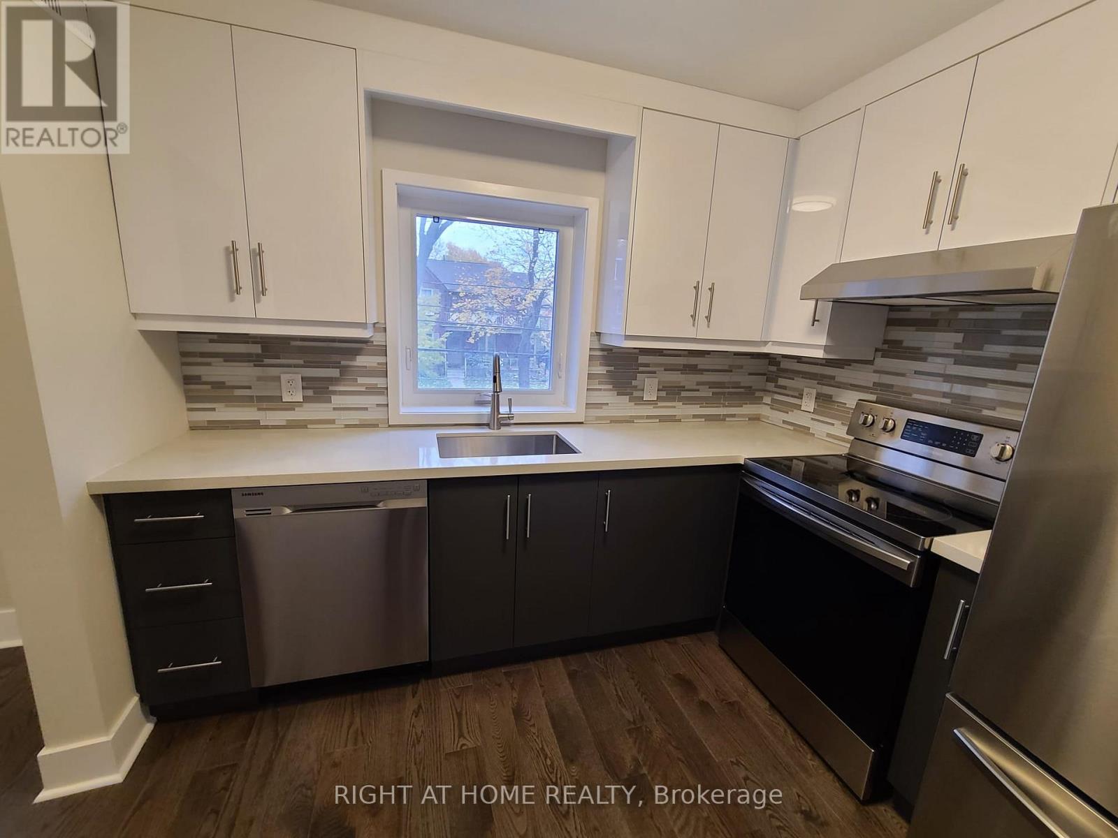 154 Rosemount Avenue, Toronto, Ontario M9N 3B9 - Photo 2 - W13119936