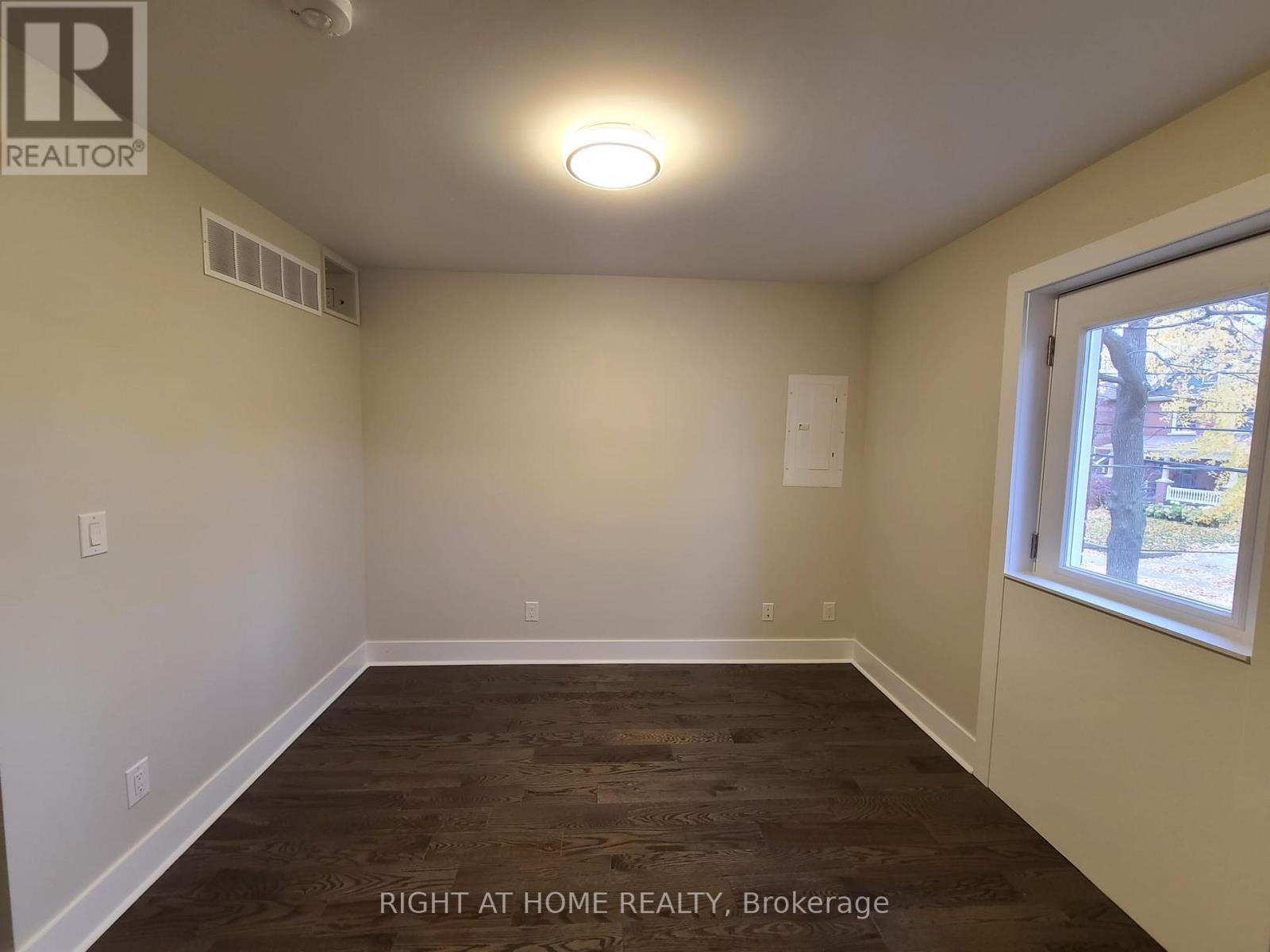 154 Rosemount Avenue, Toronto, Ontario M9N 3B9 - Photo 3 - W13119936