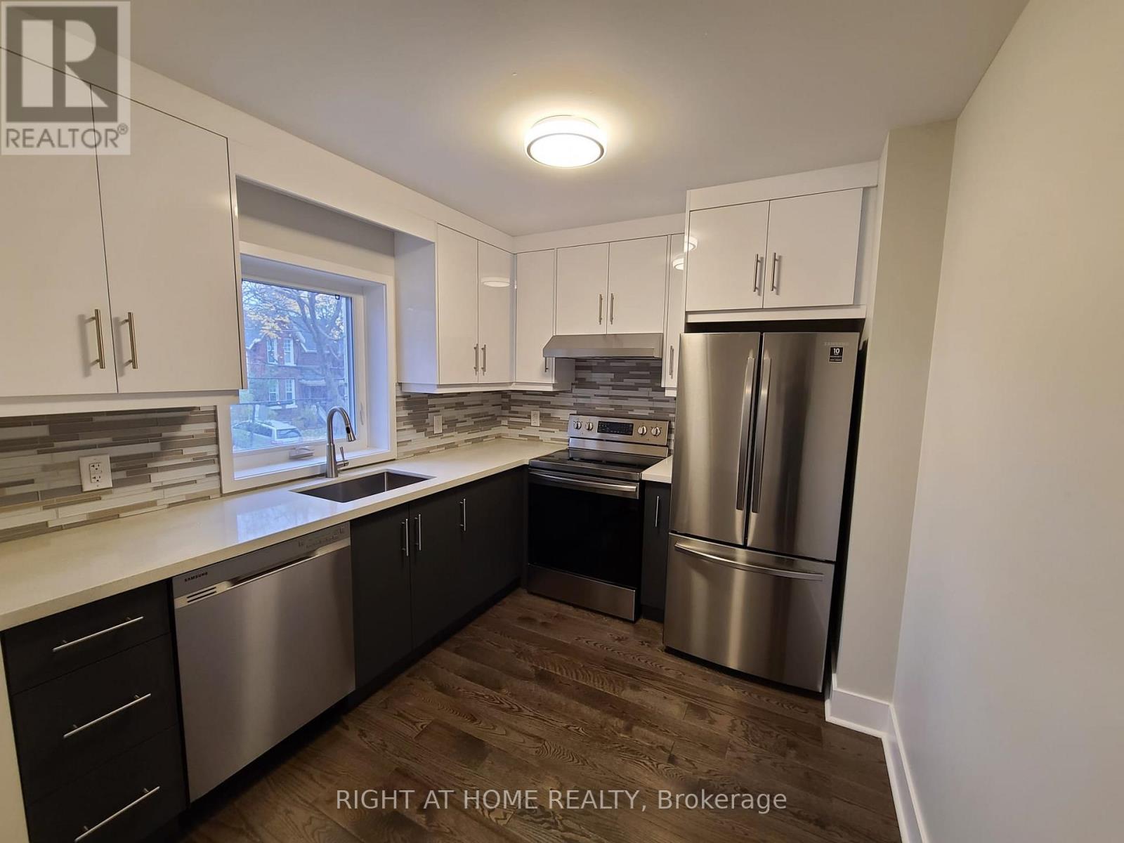 154 Rosemount Avenue, Toronto, Ontario M9N 3B9 - Photo 4 - W13119936