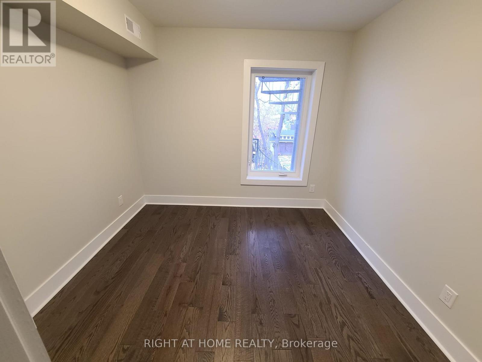 154 Rosemount Avenue, Toronto, Ontario M9N 3B9 - Photo 6 - W13119936