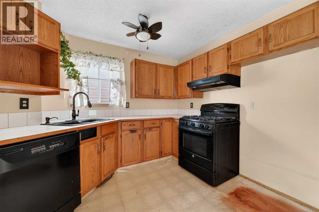 18 Falmere Way Ne, Calgary, Alberta  T3J 2Z2 - Photo 3 - A2310115