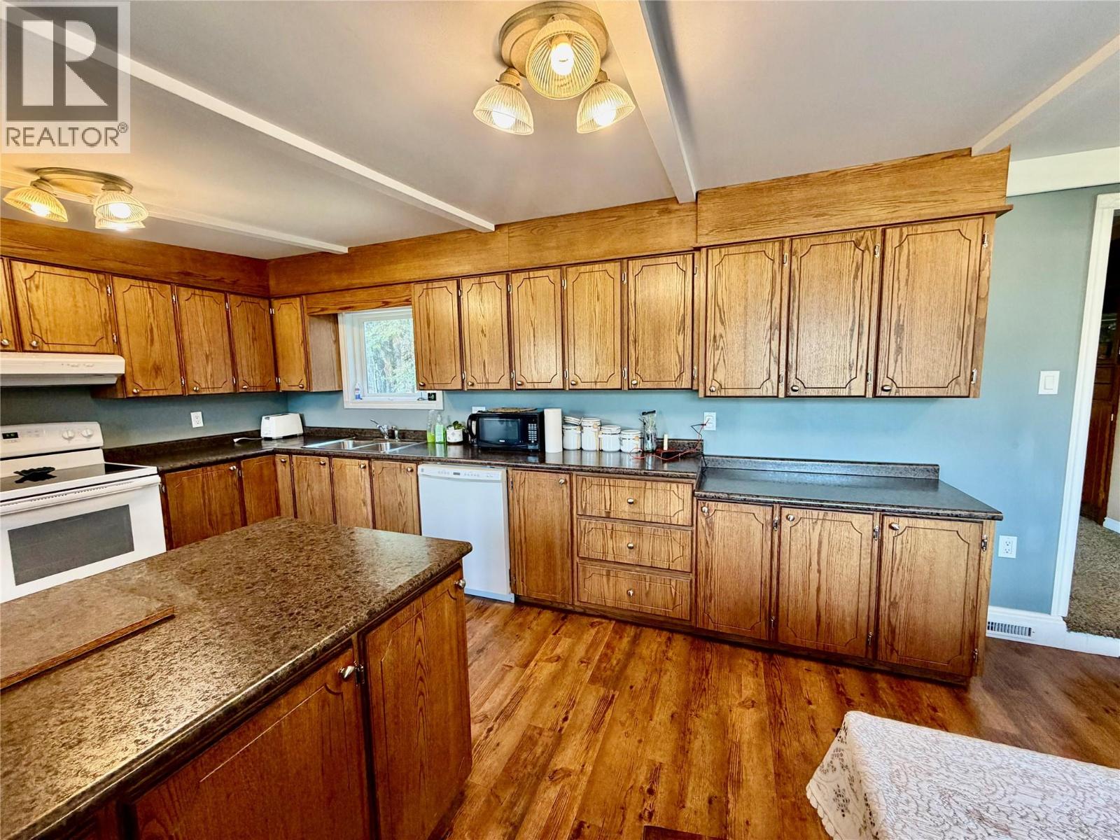 9828 203 Road, Dawson Creek, British Columbia  V1G 4E8 - Photo 6 - 10386507