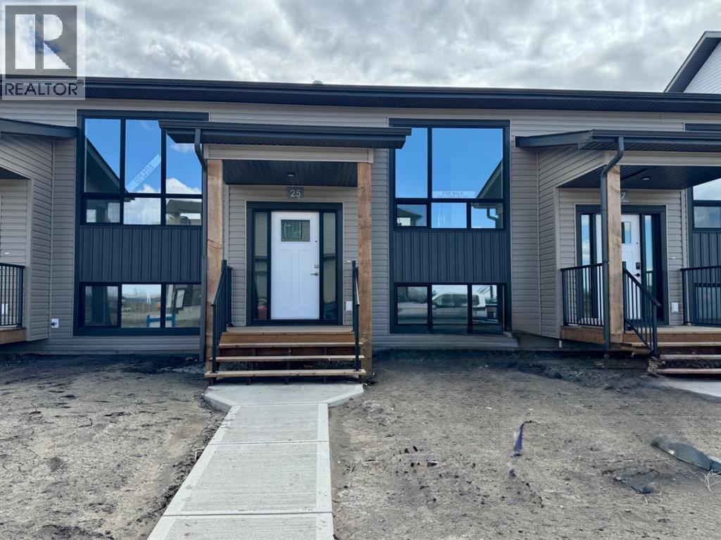 25 Louis Drive, Rural Red Deer County, Alberta  T4E 3E5 - Photo 1 - A2295023