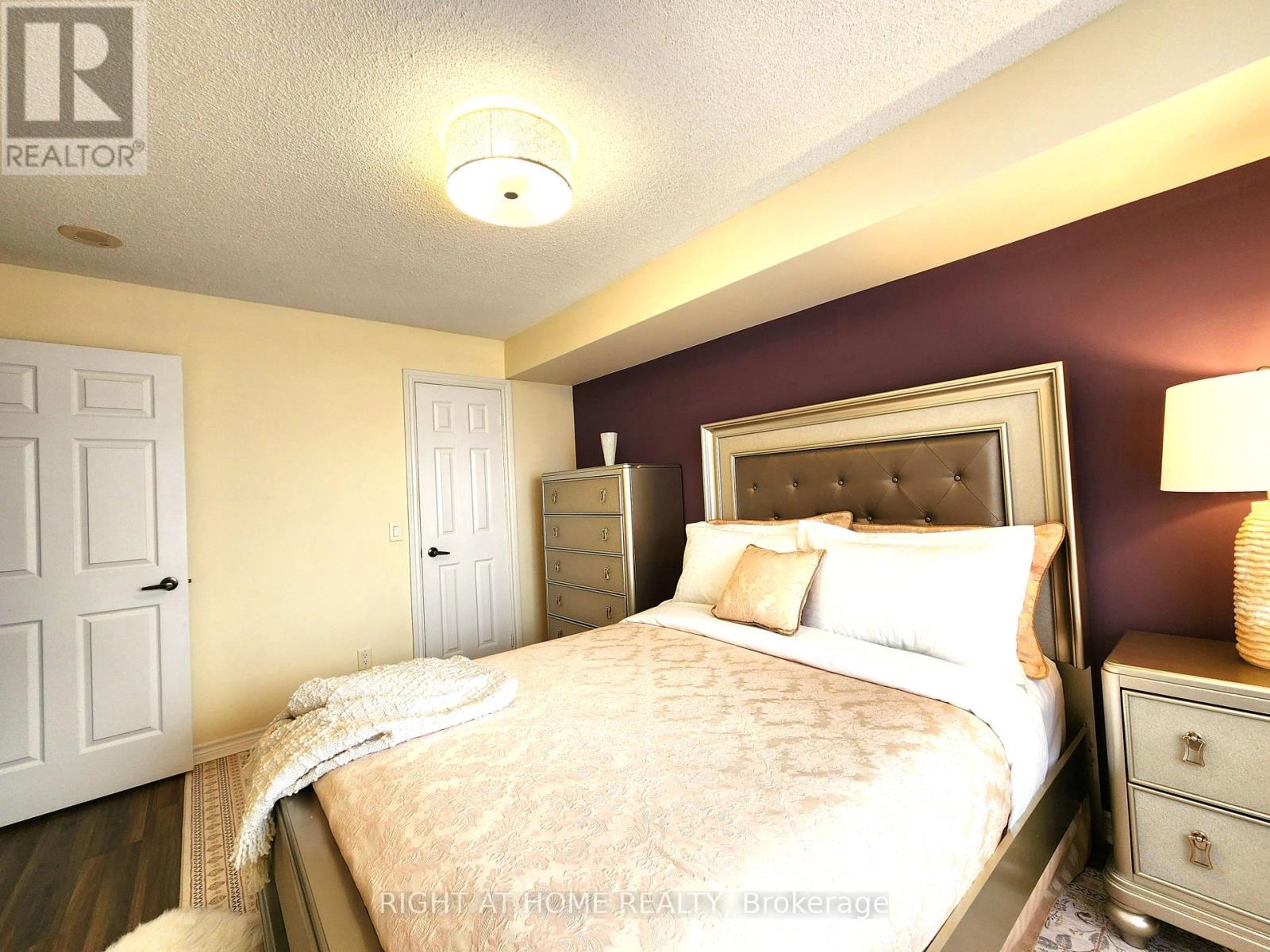 2422 - 700 Humberwood Boulevard, Toronto, Ontario  M9W 7J4 - Photo 2 - W13119986