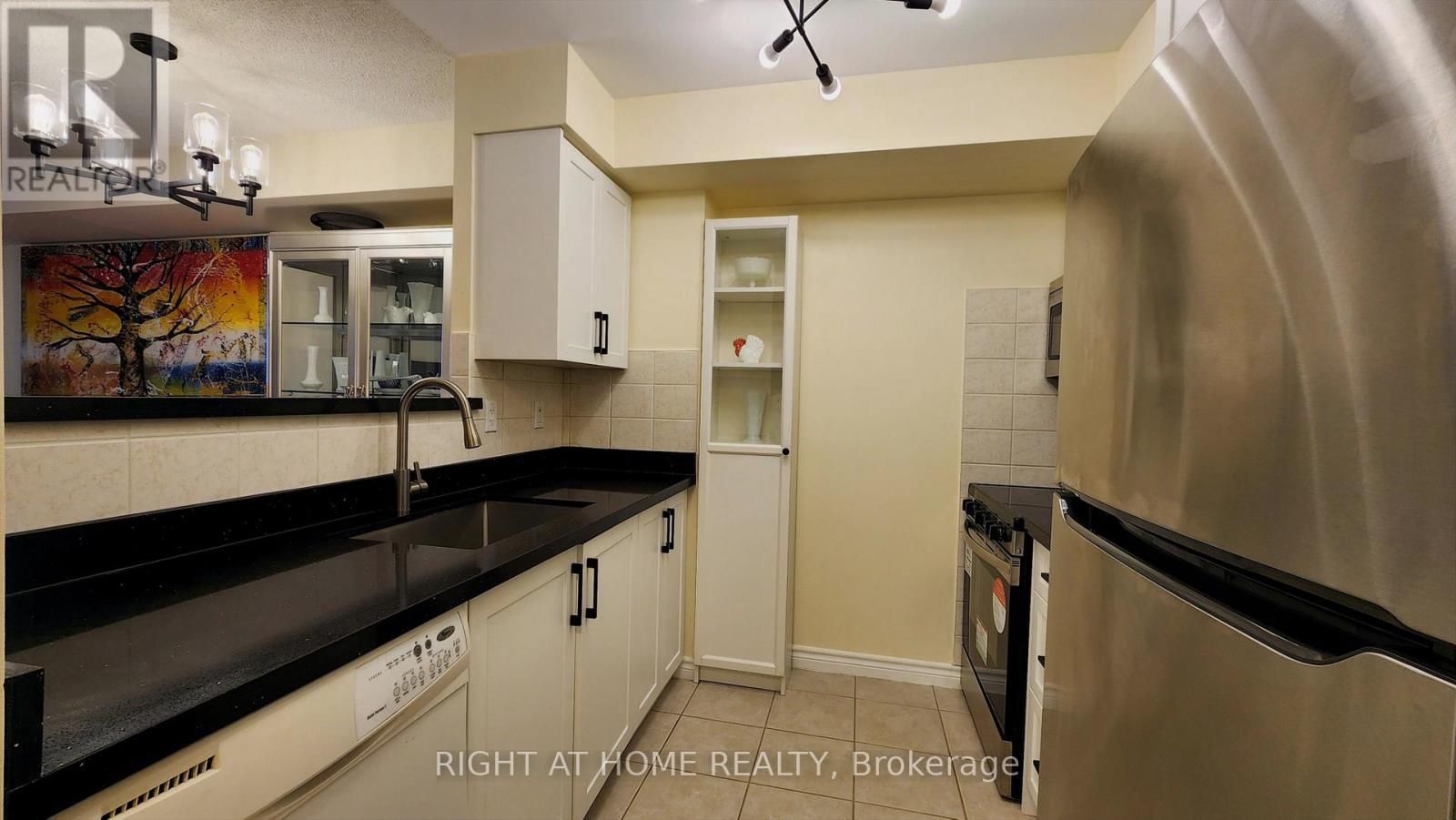 2422 - 700 Humberwood Boulevard, Toronto, Ontario  M9W 7J4 - Photo 4 - W13119986