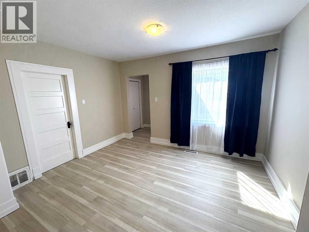 4915 46 Street, Camrose, Alberta  T4V 1G9 - Photo 11 - A2309305
