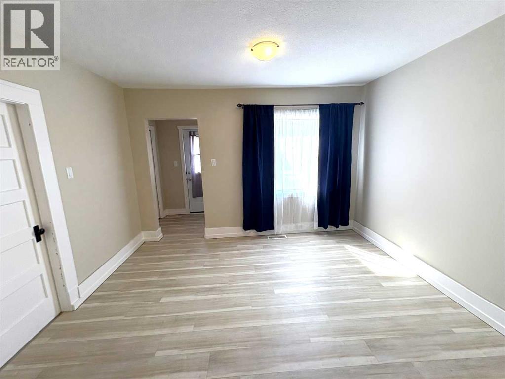 4915 46 Street, Camrose, Alberta  T4V 1G9 - Photo 12 - A2309305