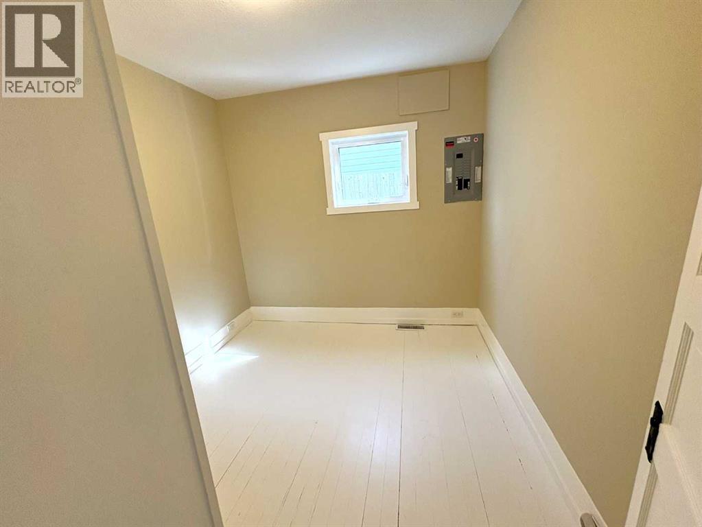 4915 46 Street, Camrose, Alberta  T4V 1G9 - Photo 23 - A2309305