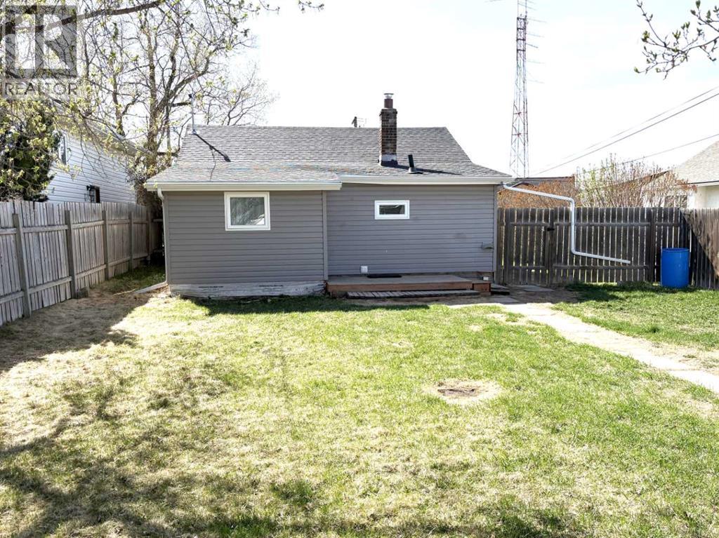 4915 46 Street, Camrose, Alberta  T4V 1G9 - Photo 4 - A2309305