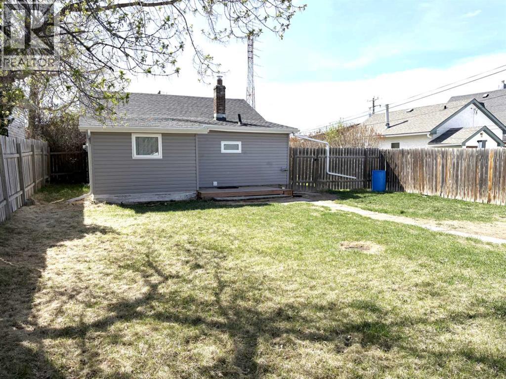 4915 46 Street, Camrose, Alberta  T4V 1G9 - Photo 5 - A2309305