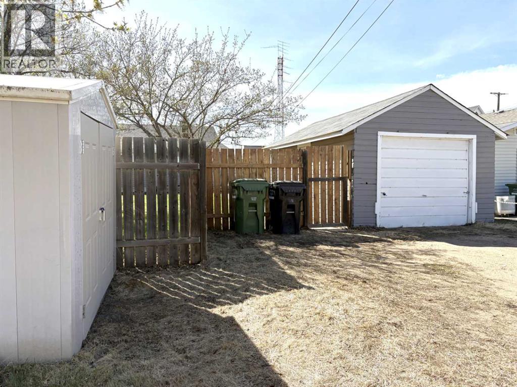 4915 46 Street, Camrose, Alberta  T4V 1G9 - Photo 9 - A2309305