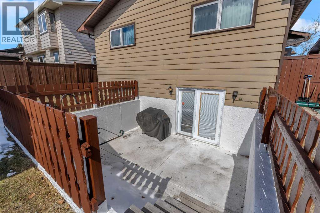 1003 Berkley Drive NW, Calgary, Alberta  T3K 1E3 - Photo 33 - A2301092