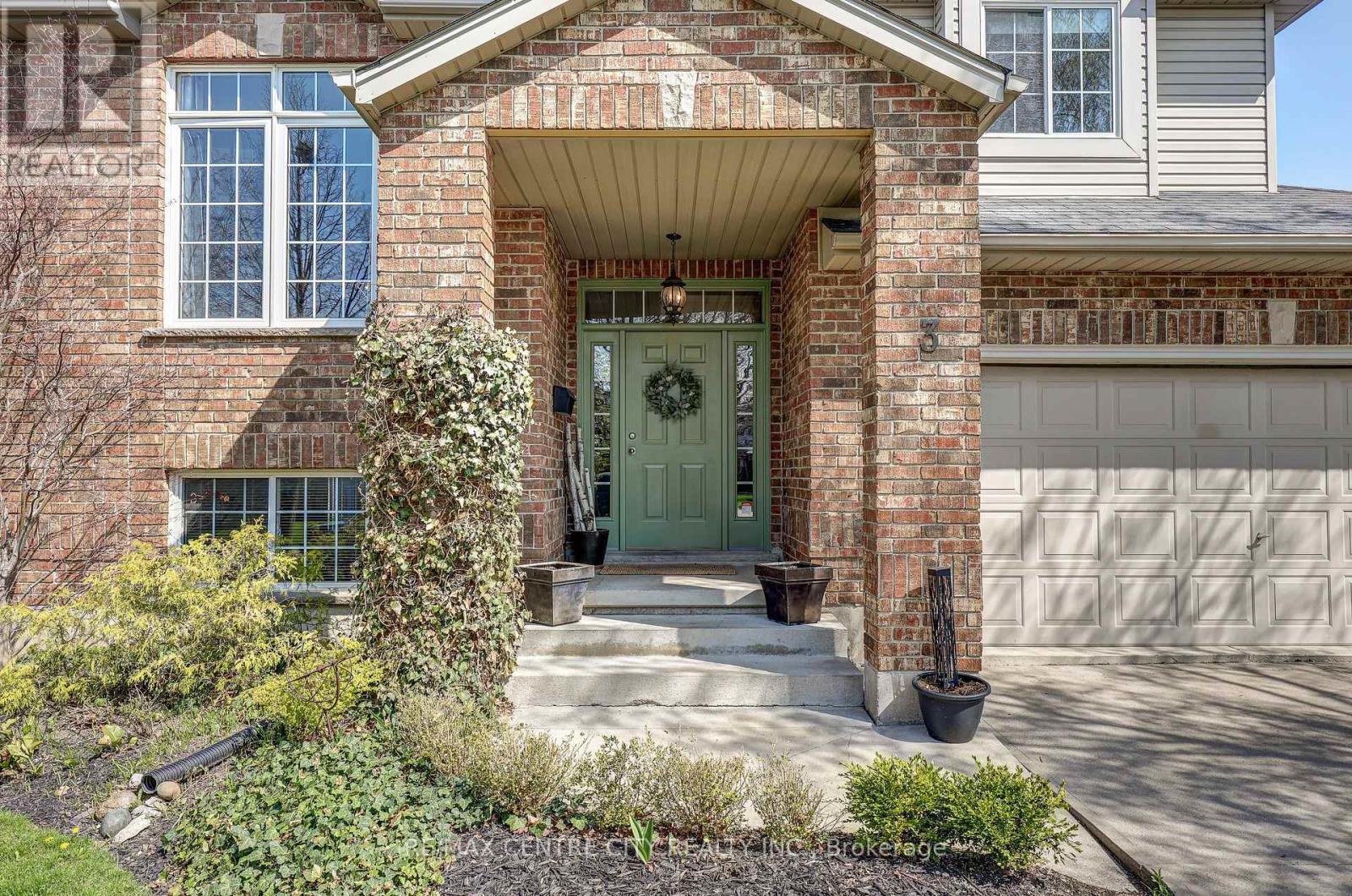 3 Steeplechase Court, St. Thomas, Ontario  N5R 6H4 - Photo 4 - X13047892