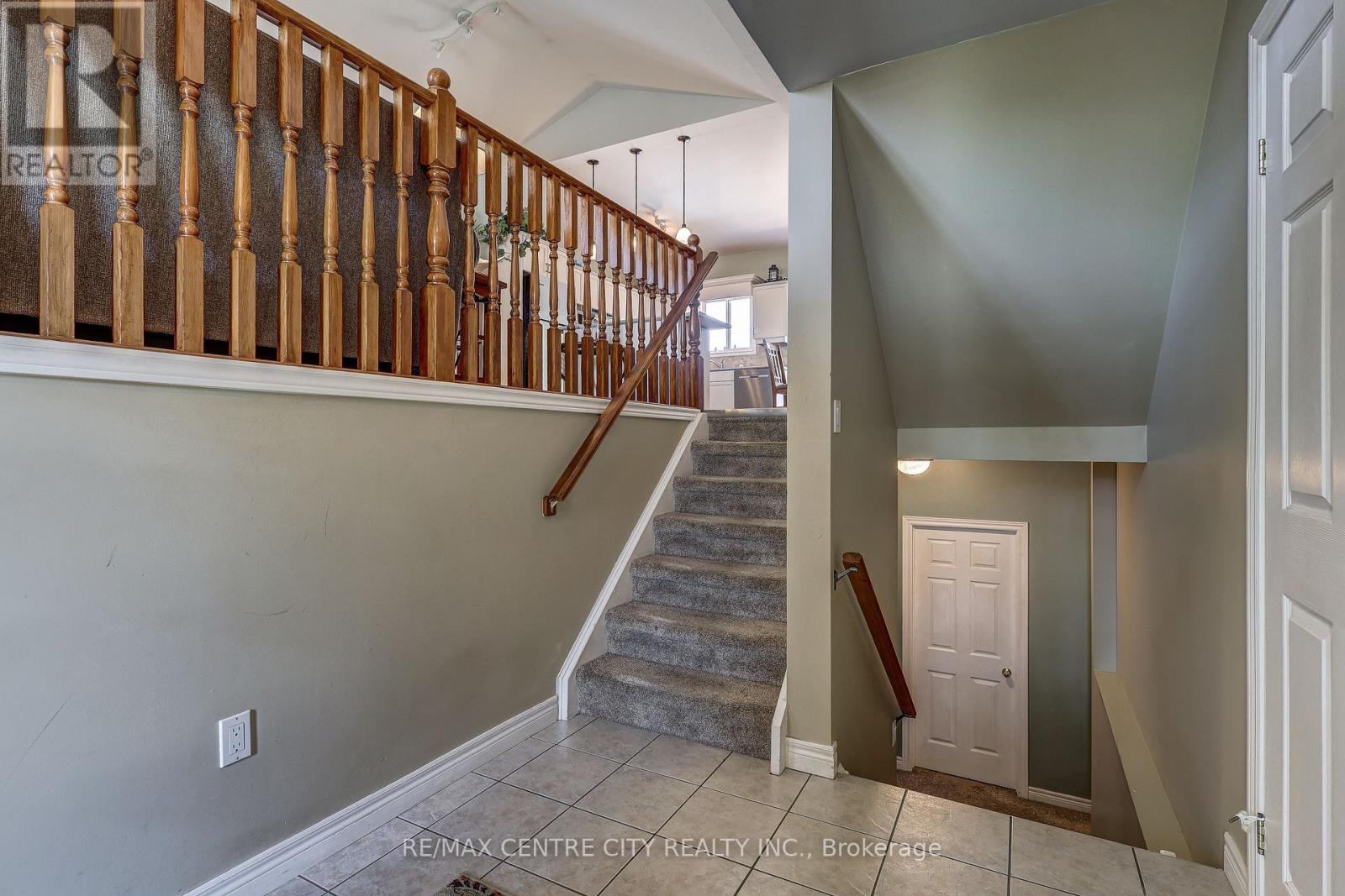 3 Steeplechase Court, St. Thomas, Ontario  N5R 6H4 - Photo 6 - X13047892