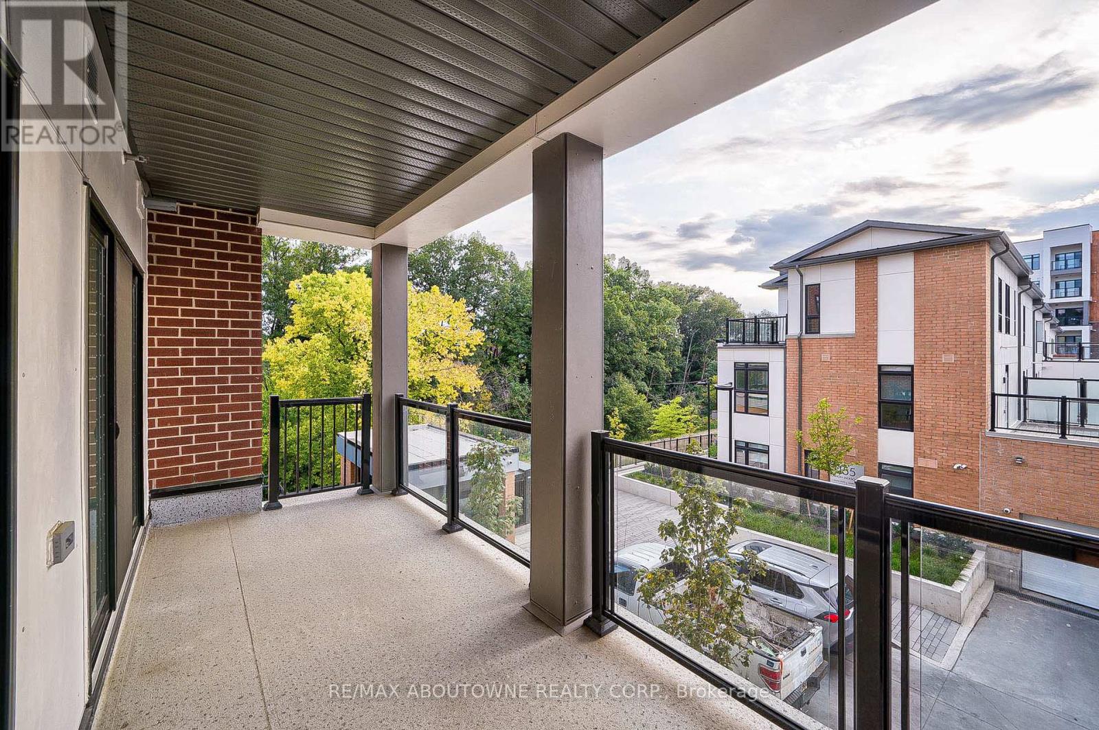204 - 135 Canon Jackson Drive, Toronto, Ontario M6M 0C3 - Photo 12 - W13120032