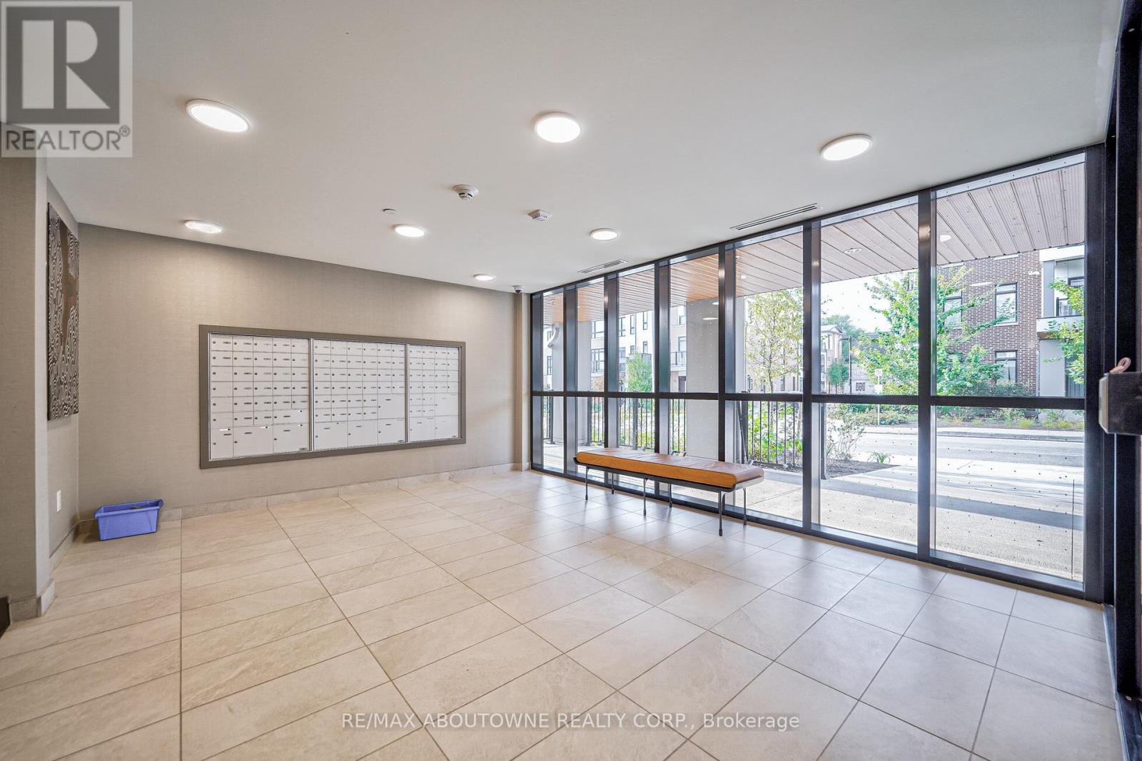 204 - 135 Canon Jackson Drive, Toronto, Ontario M6M 0C3 - Photo 13 - W13120032