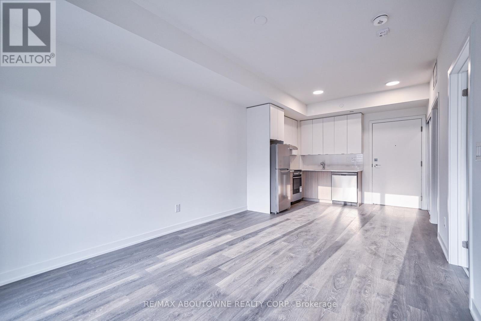 204 - 135 Canon Jackson Drive, Toronto, Ontario M6M 0C3 - Photo 8 - W13120032