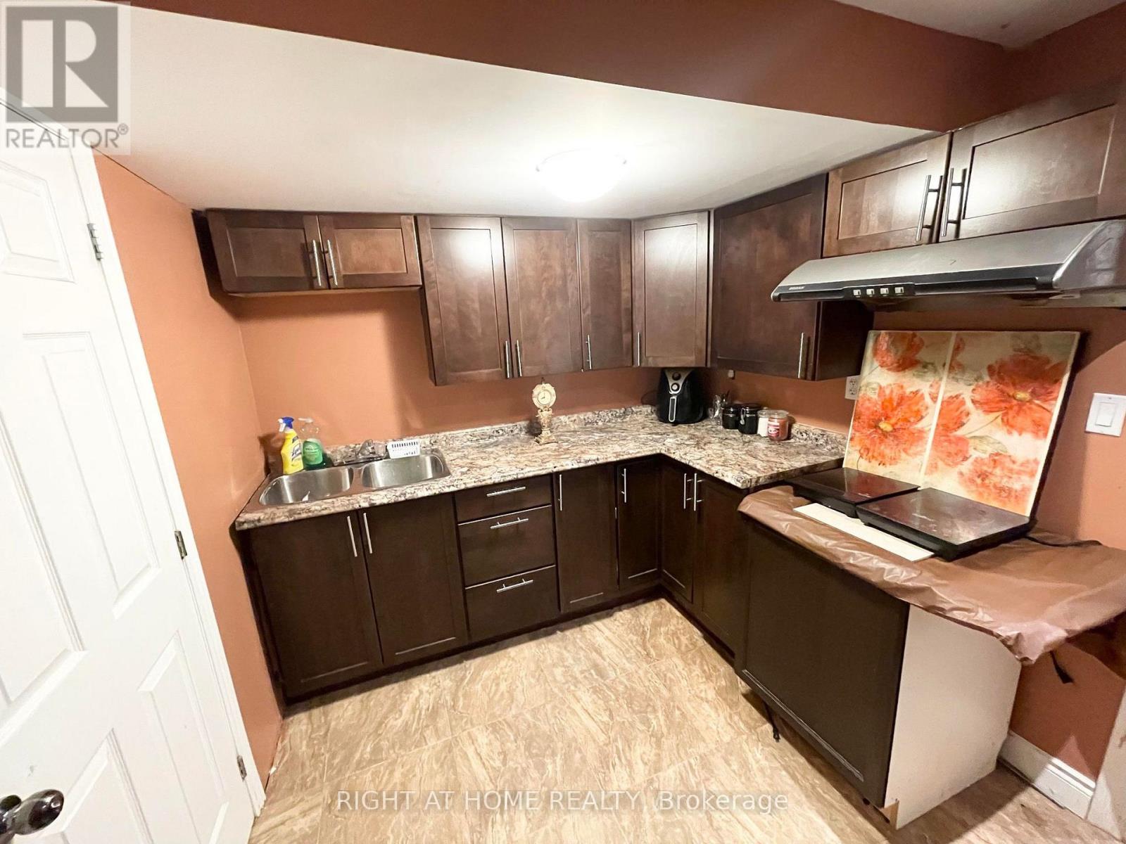 3365 Stoney Crescent, Mississauga, Ontario  L5M 0N6 - Photo 46 - W13120056