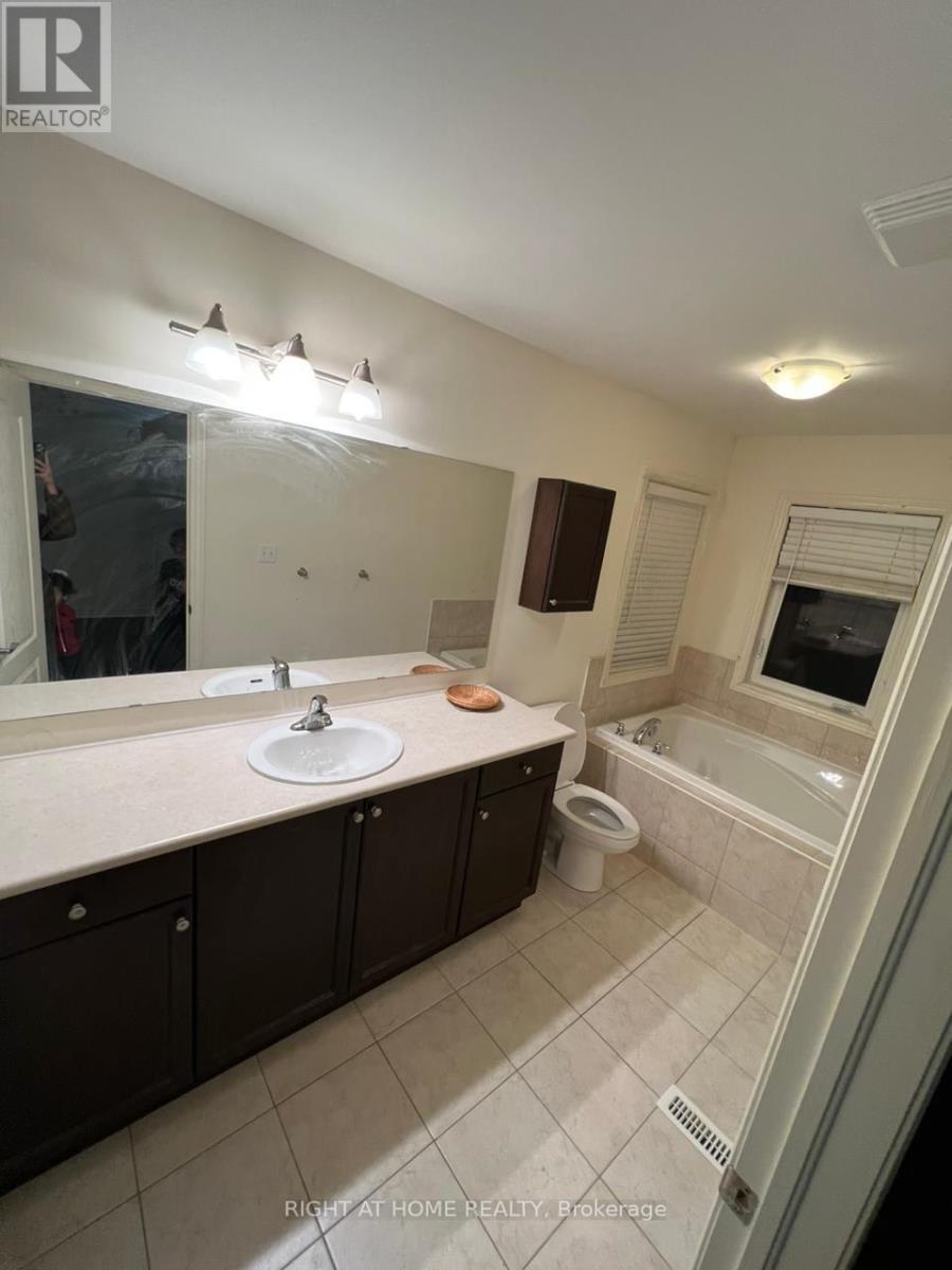 Upper - 3365 Stoney Crescent, Mississauga, Ontario L5M 0N6 - Photo 13 - W13120064