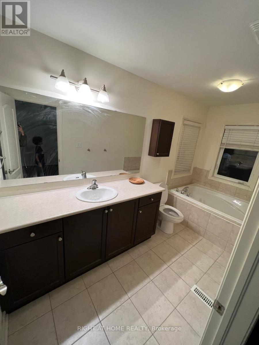 Upper - 3365 Stoney Crescent, Mississauga, Ontario L5M 0N6 - Photo 14 - W13120064