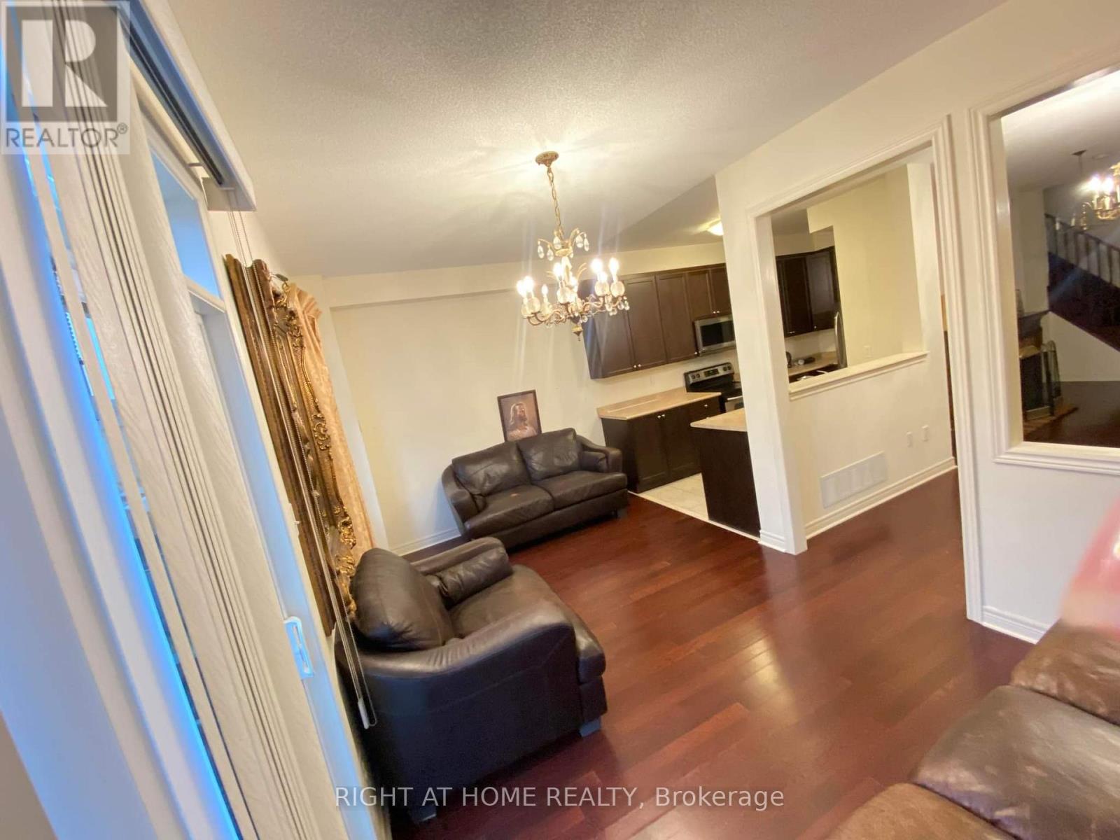 Upper - 3365 Stoney Crescent, Mississauga, Ontario L5M 0N6 - Photo 7 - W13120064