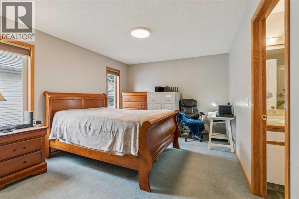 10 Bow Ridge Lane, Cochrane, Alberta  T4C 1T6 - Photo 17 - A2303344