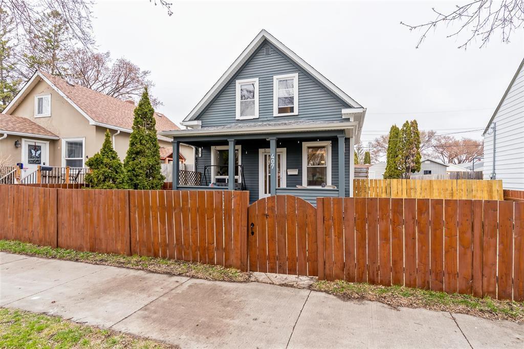 407 Whittier Avenue E, Winnipeg, Manitoba R2C 0M6 - Photo 0 - 202610224