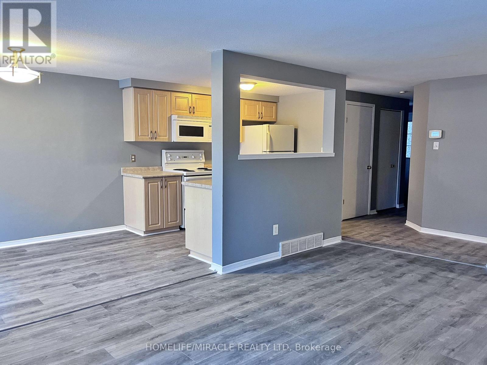 193 Prosperity Drive, Kitchener, Ontario  N2E 4E5 - Photo 3 - X13120070