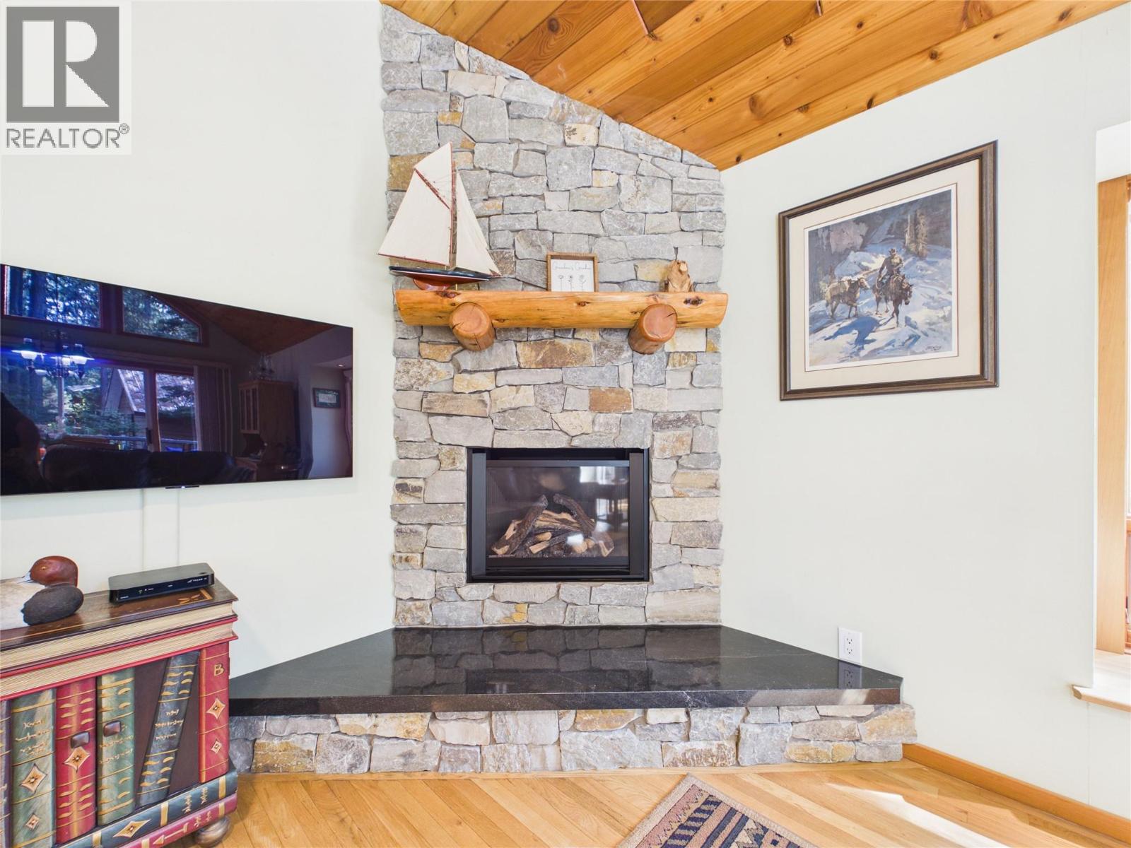 9387 Moyie Shores Estates Road, Moyie, British Columbia V0B 2A0 - Photo 12 - 10387121