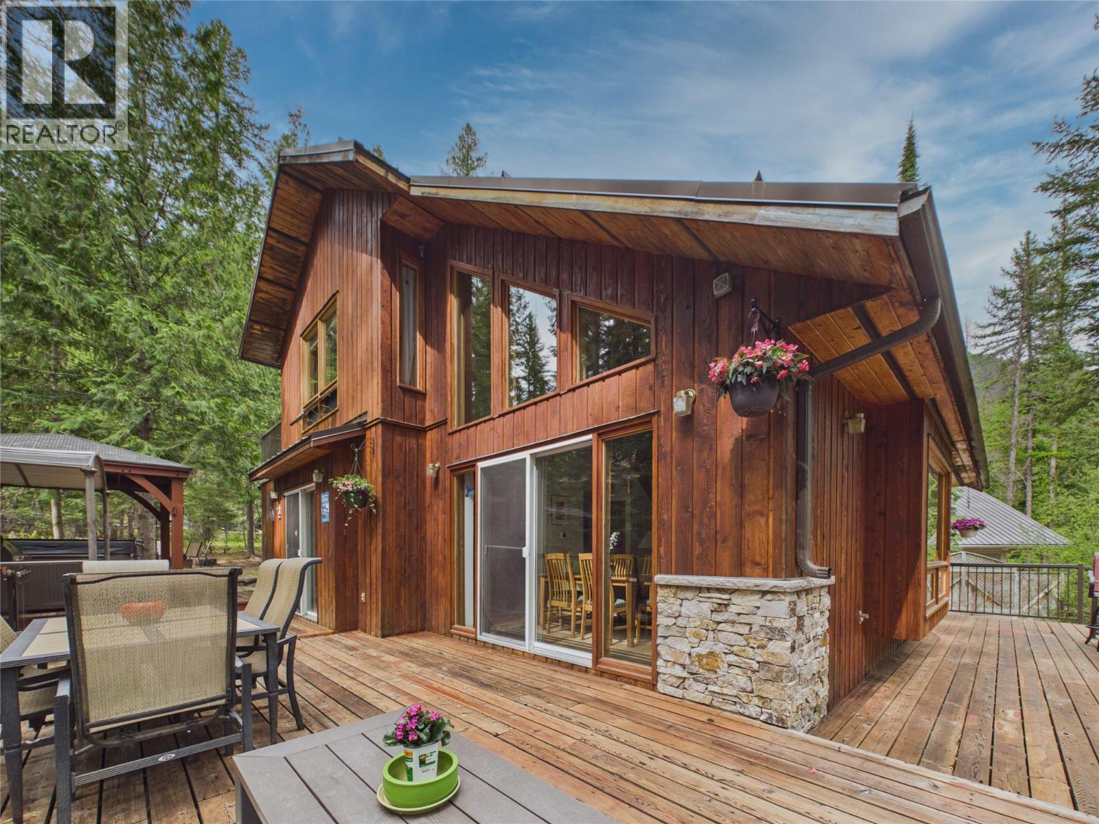 9387 Moyie Shores Estates Road, Moyie, British Columbia V0B 2A0 - Photo 1 - 10387121