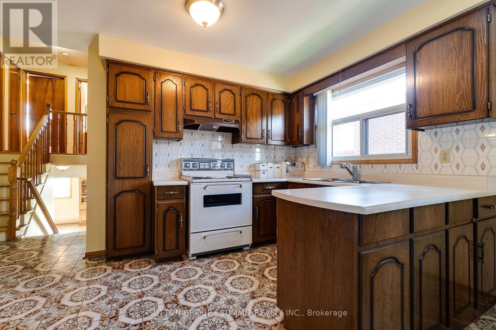 1571 Corkstone Glade, Mississauga, Ontario  L4W 2E8 - Photo 12 - W13119500