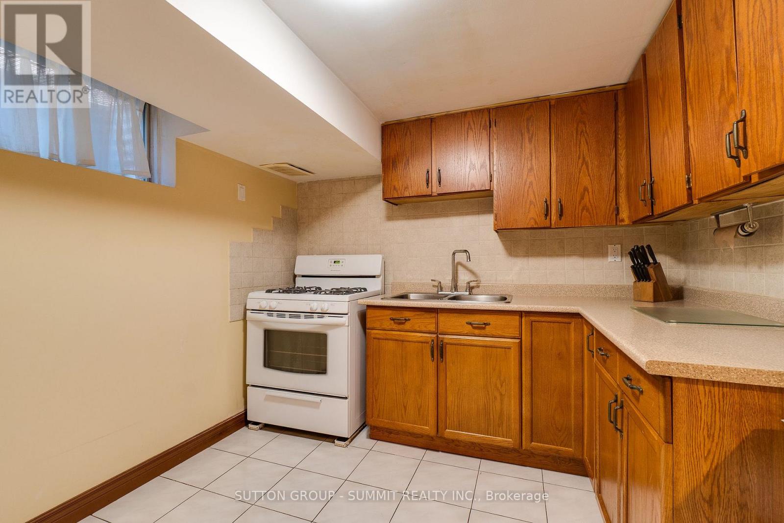 1571 Corkstone Glade, Mississauga, Ontario  L4W 2E8 - Photo 31 - W13119500