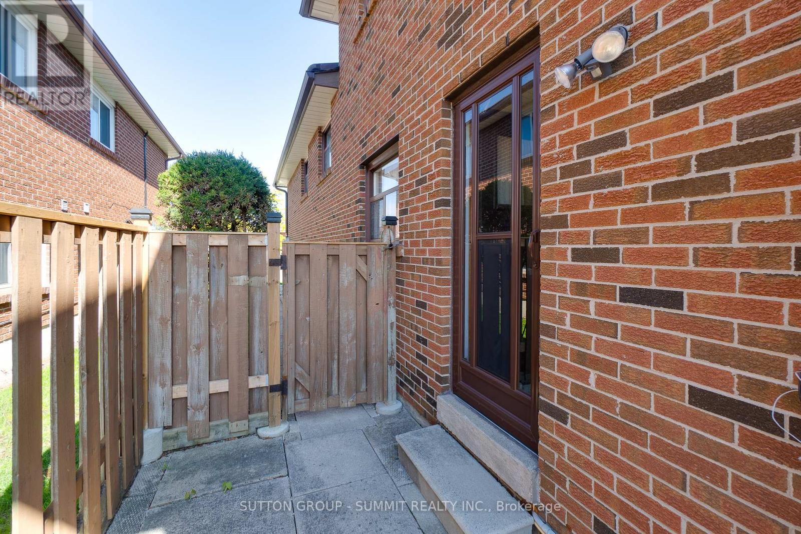 1571 Corkstone Glade, Mississauga, Ontario  L4W 2E8 - Photo 33 - W13119500
