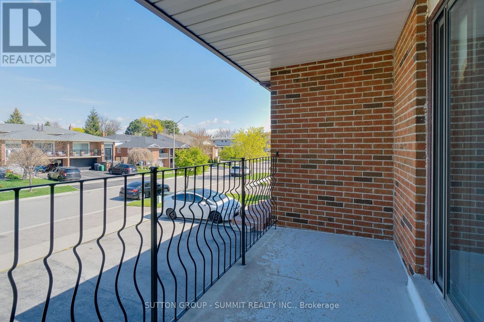 1571 Corkstone Glade, Mississauga, Ontario  L4W 2E8 - Photo 5 - W13119500