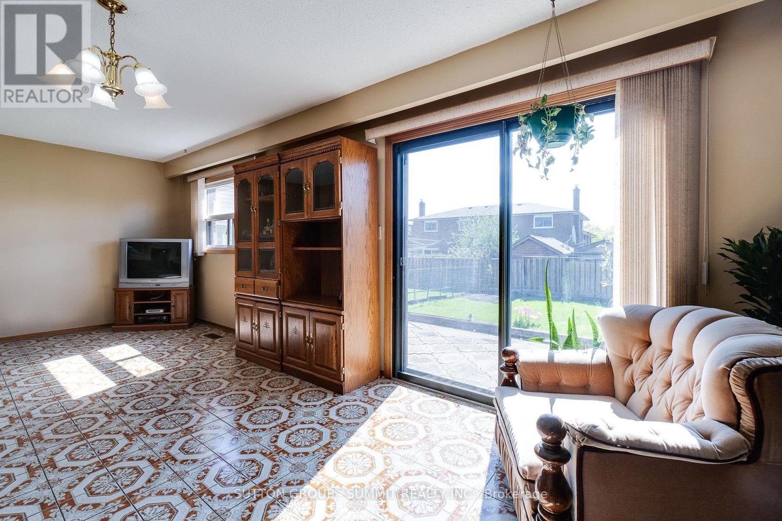 1571 Corkstone Glade, Mississauga, Ontario  L4W 2E8 - Photo 27 - W13119500