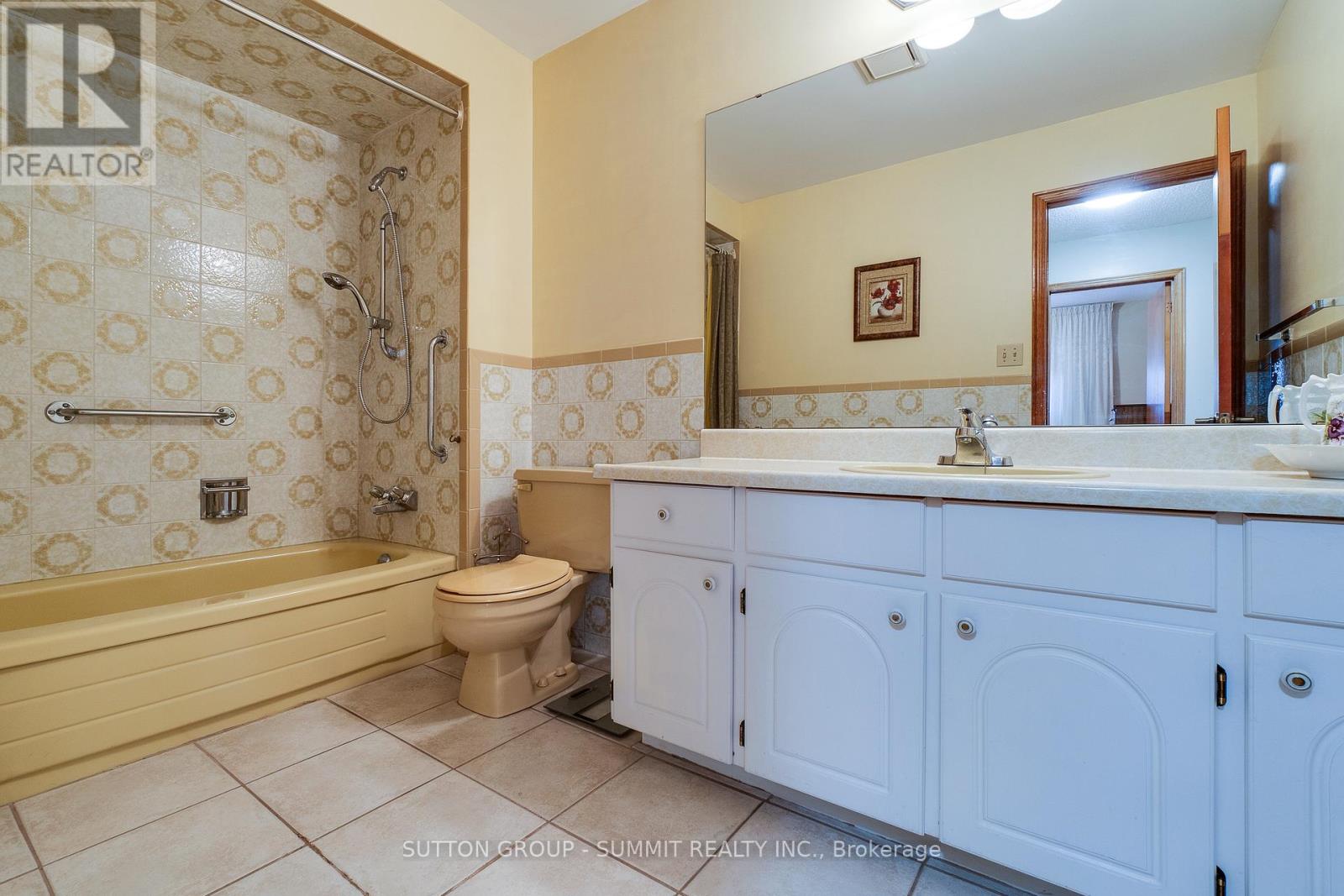 1571 Corkstone Glade, Mississauga, Ontario  L4W 2E8 - Photo 23 - W13119500