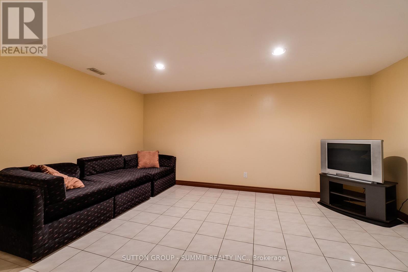 1571 Corkstone Glade, Mississauga, Ontario  L4W 2E8 - Photo 32 - W13119500
