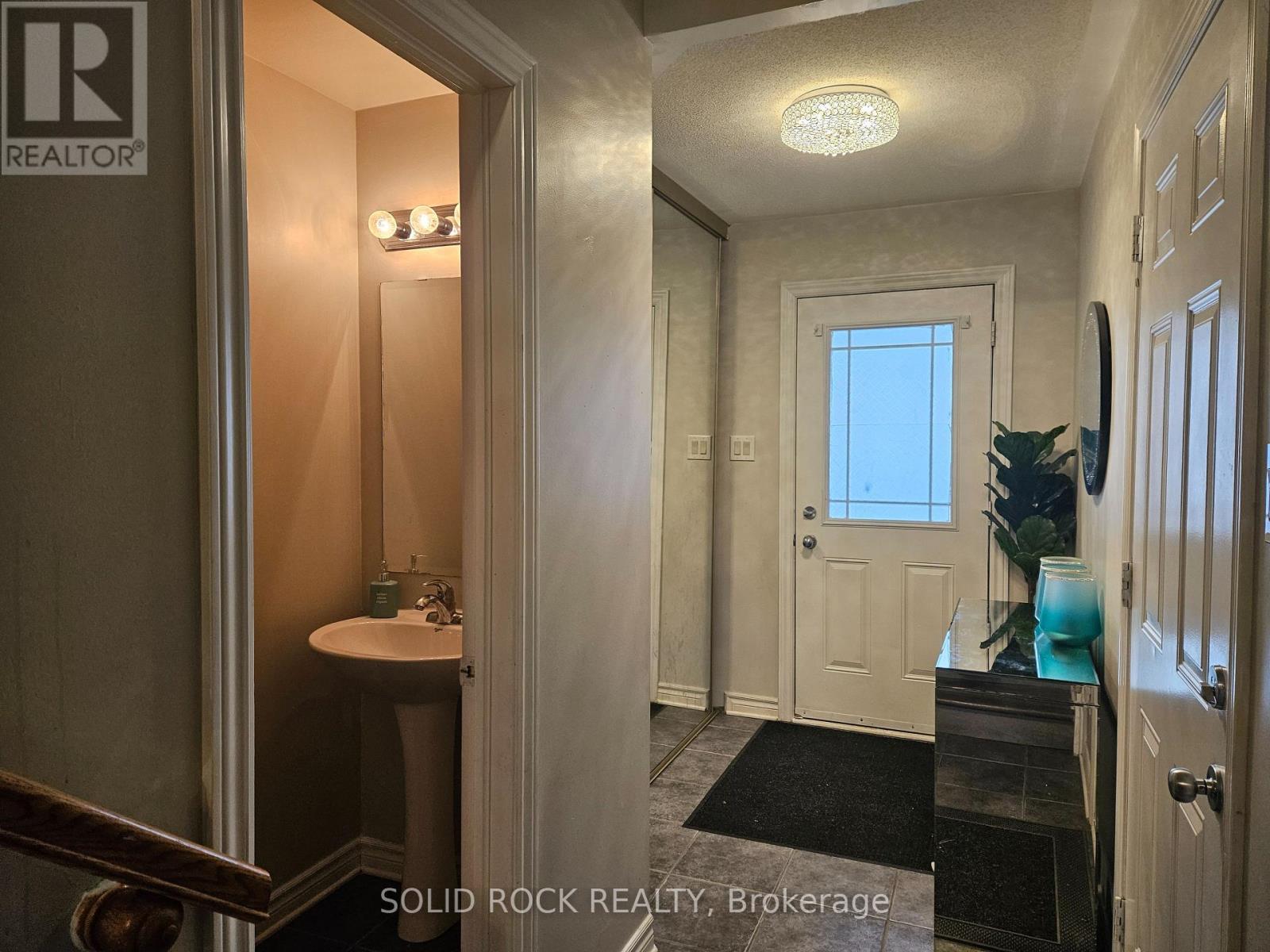 255 Catamount Court, Ottawa, Ontario  K2M 0A9 - Photo 4 - X13106316