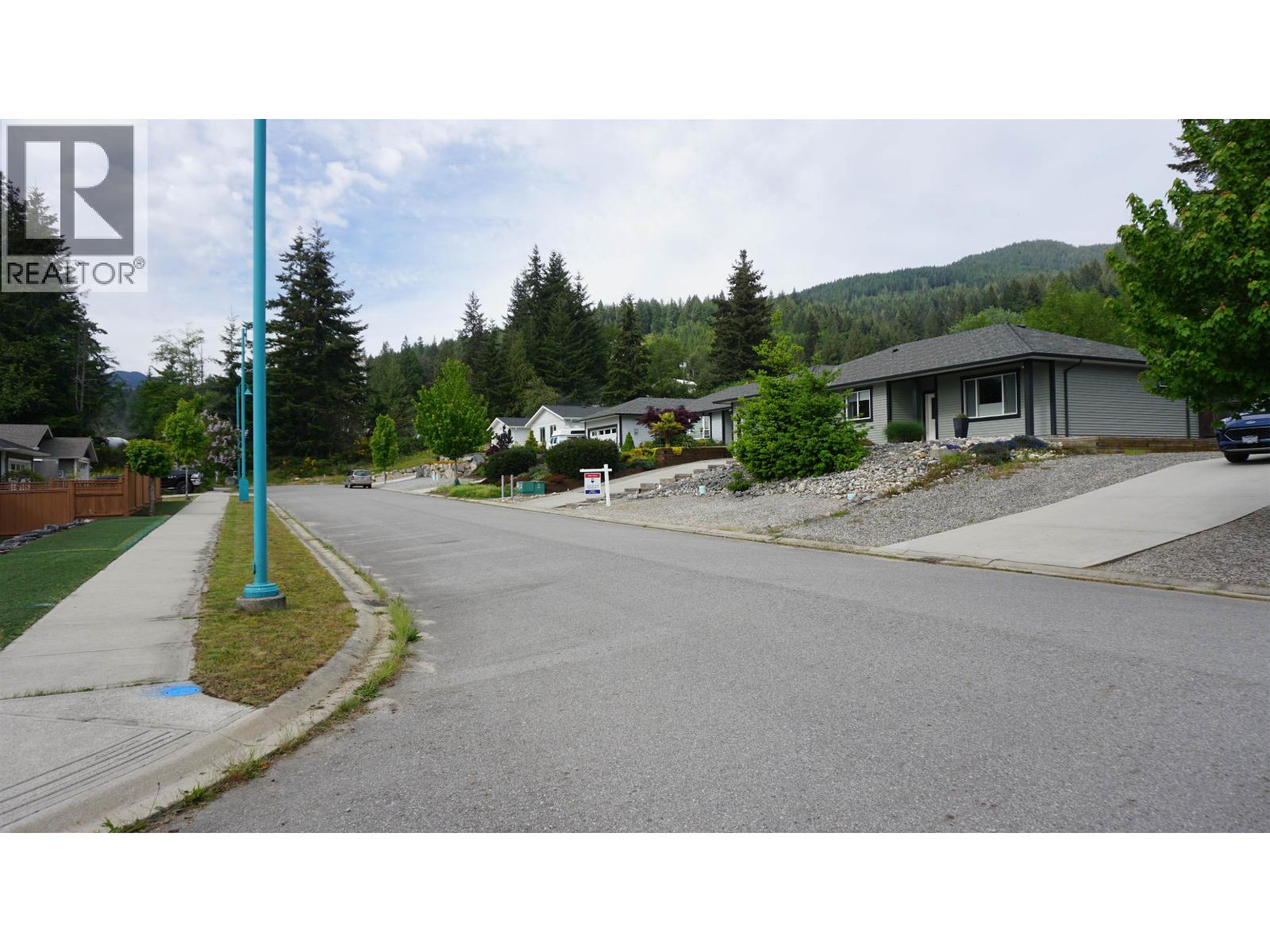 6222 Sitka Road, Sechelt, British Columbia  V7Z 0L3 - Photo 24 - R3096494
