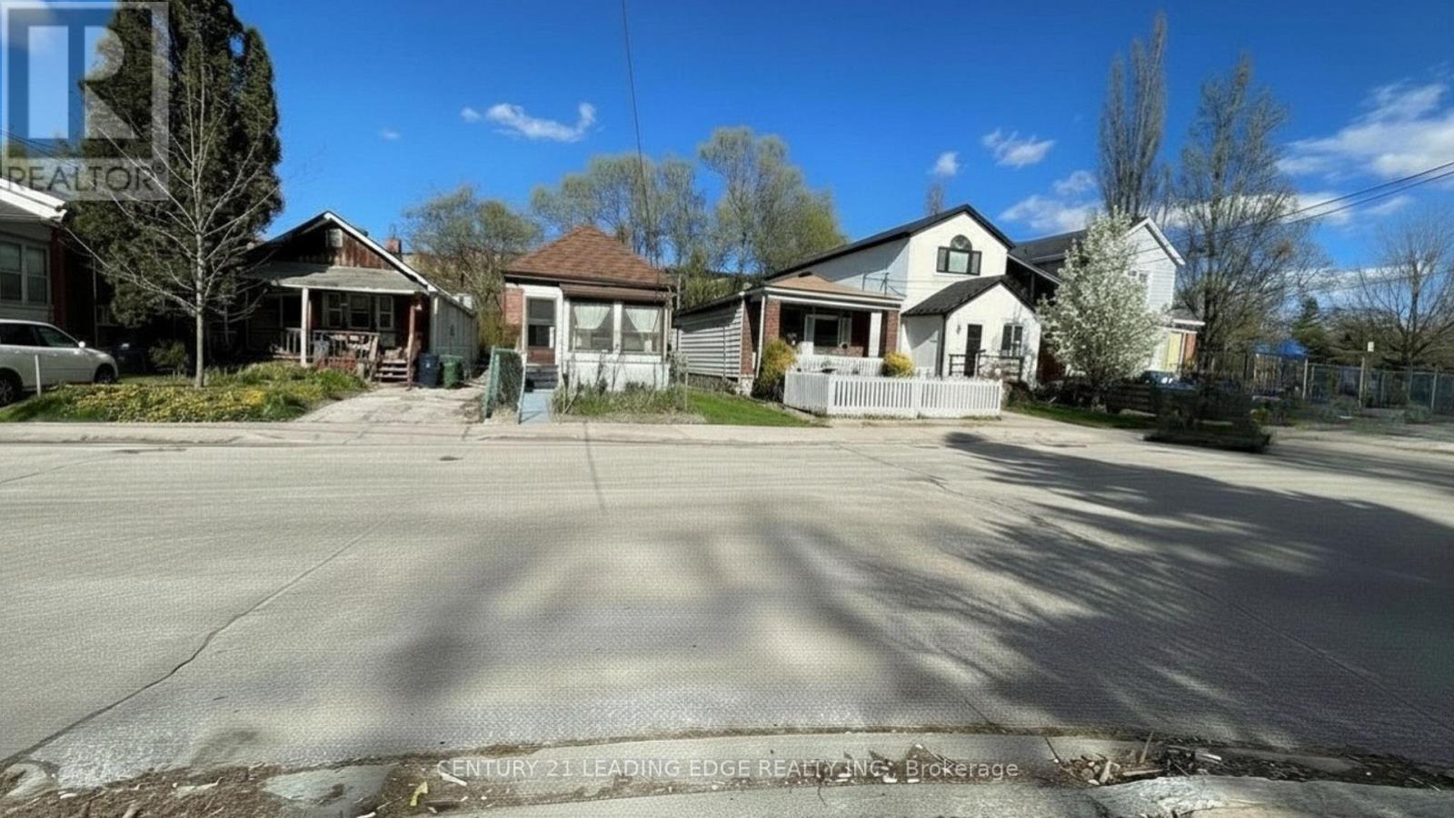 25 Madelaine Avenue, Toronto, Ontario  M1L 2X5 - Photo 23 - E13118014