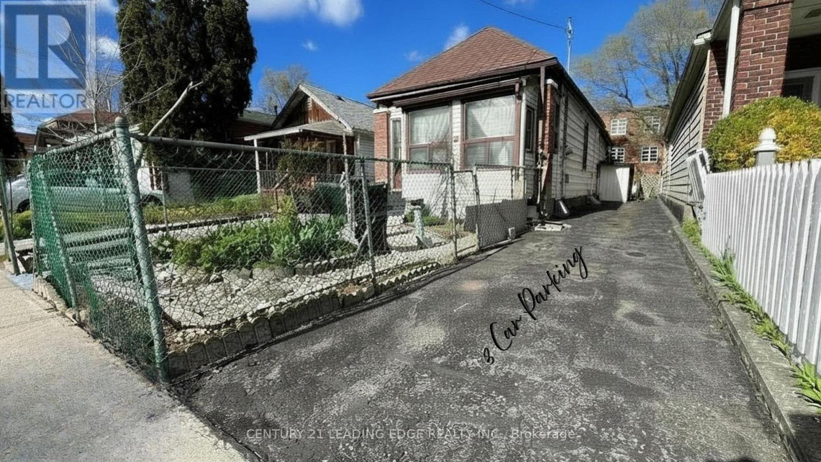25 Madelaine Avenue, Toronto, Ontario  M1L 2X5 - Photo 25 - E13118014