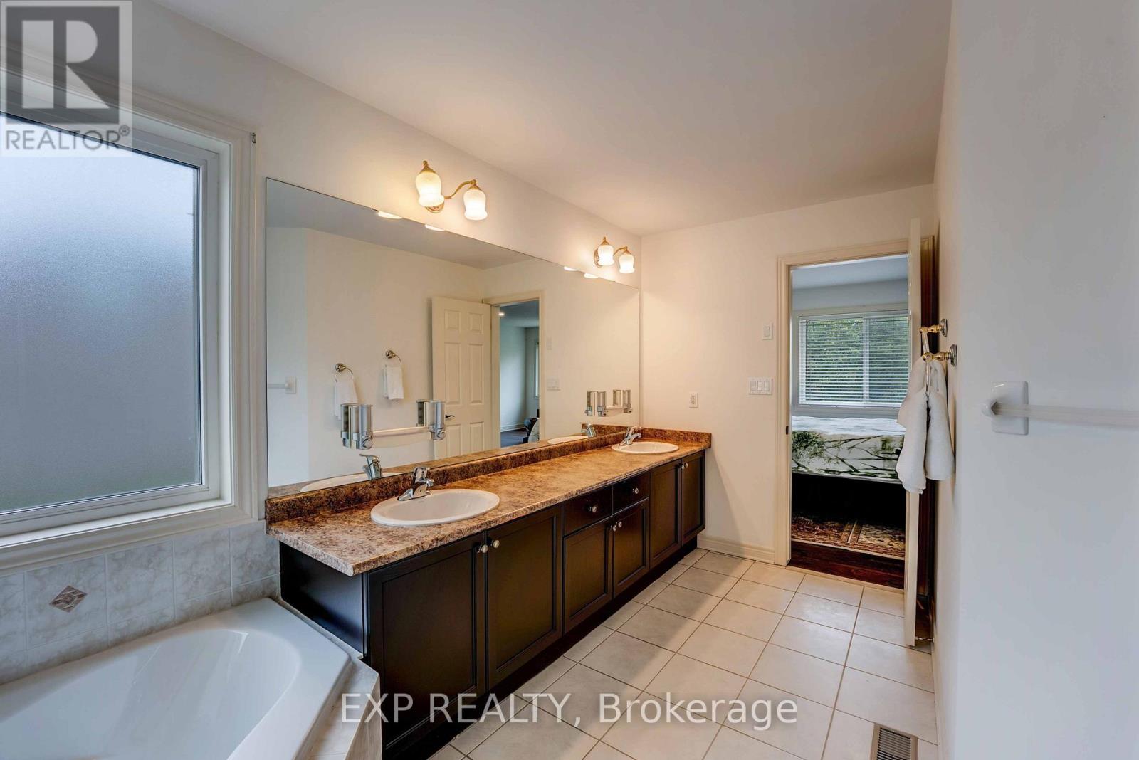 28 Loretta Drive, Niagara-On-The-Lake, Ontario  L0S 1T0 - Photo 29 - X12922034